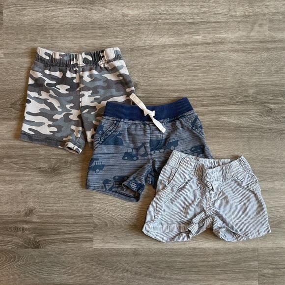 Carter's baby boys shorts - Picture 1 of 3